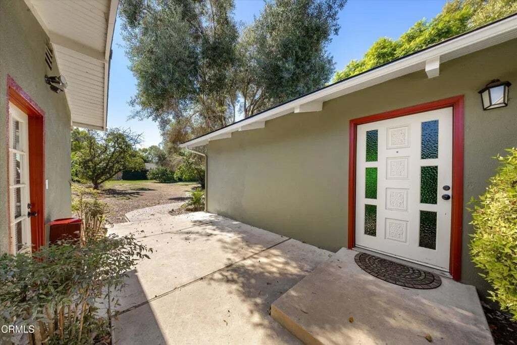 Santa Barbara, California, United States 3 - 18928629