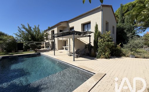 House in Zone Rurale Nord, Carpentras, France 1