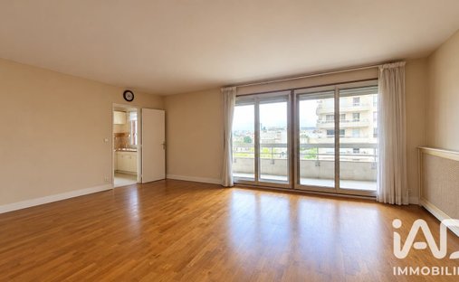 Apartment in Centre Ville, Charenton-le-Pont, France 1