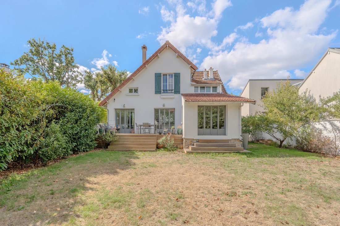 House in Le Vésinet, Ile-de-France, France 1 - 18929137