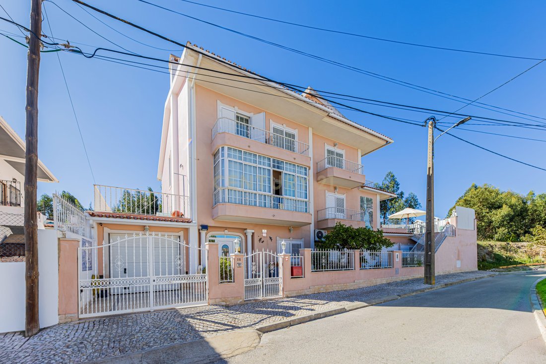 Villa in Corroios, Setubal, Portugal 1 - 18928880