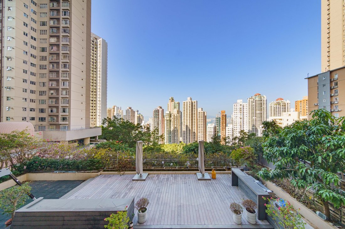Apartment in Mid-Levels West, Hong Kong 1 - 18929509