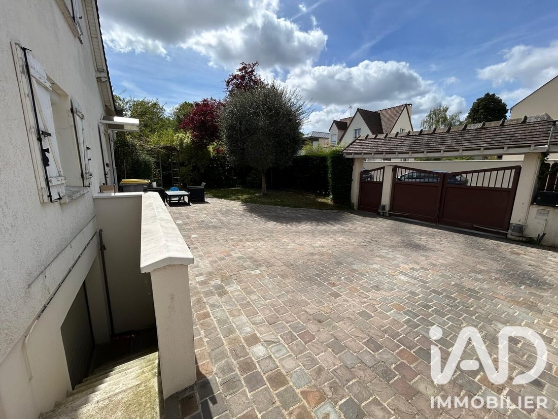 House in Saint-Brice-sous-Foret, Ile-de-France, France 2 - 18930071