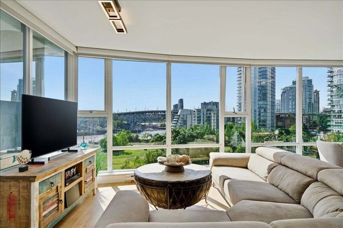 Condo in Vancouver, British Columbia, Canada 2 - 18928831