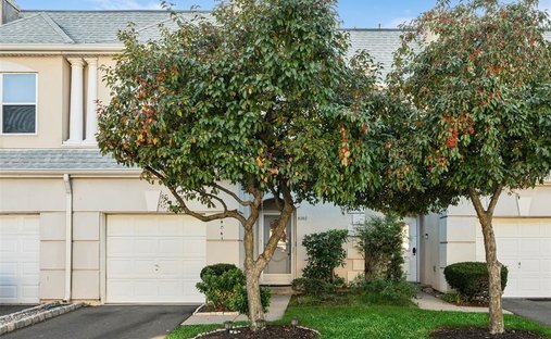 Villa in Wayne, New Jersey, United States 1