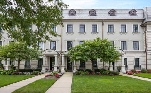 Villa in Naperville, Illinois, United States 1