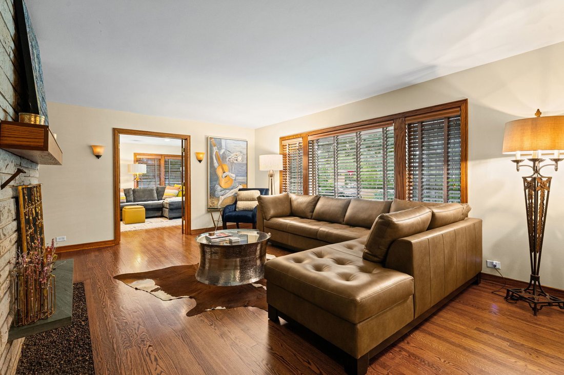 House in Skokie, Illinois, United States 4 - 18929722