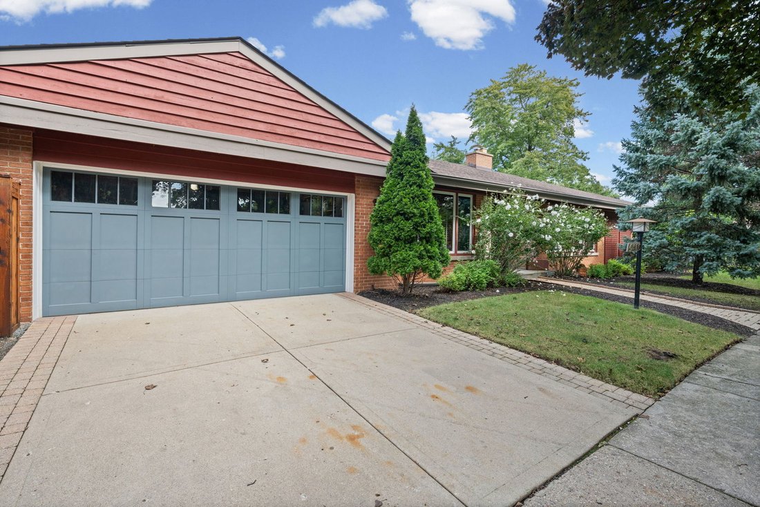 House in Skokie, Illinois, United States 1 - 18929722