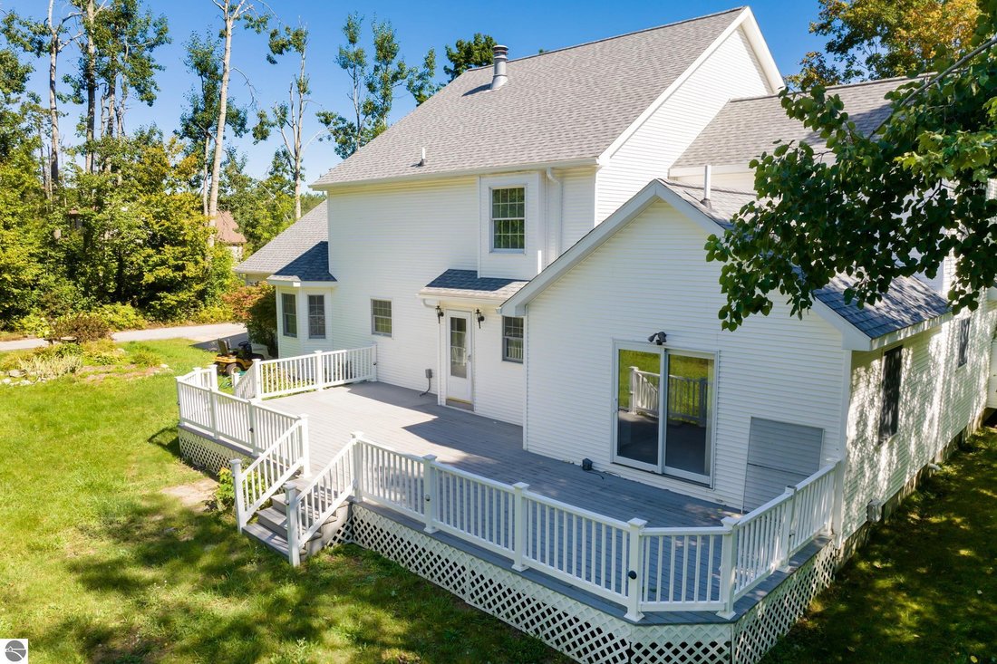 House in Gaylord, Michigan, United States 3 - 18929798