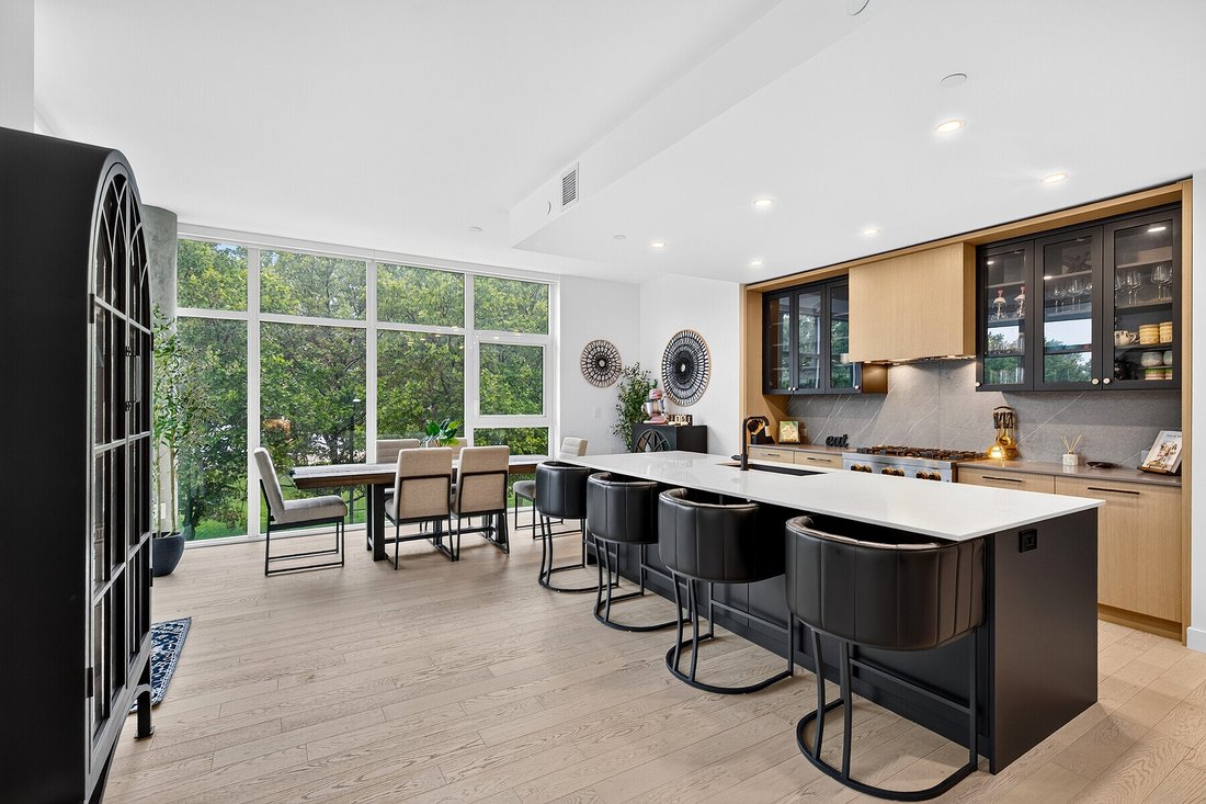 Apartment in Kelowna, British Columbia, Canada 1 - 18929823