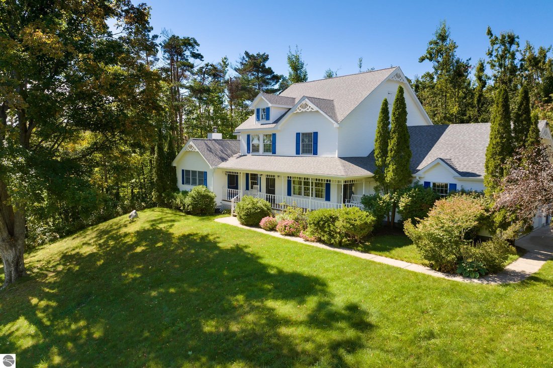 House in Gaylord, Michigan, United States 1 - 18929798