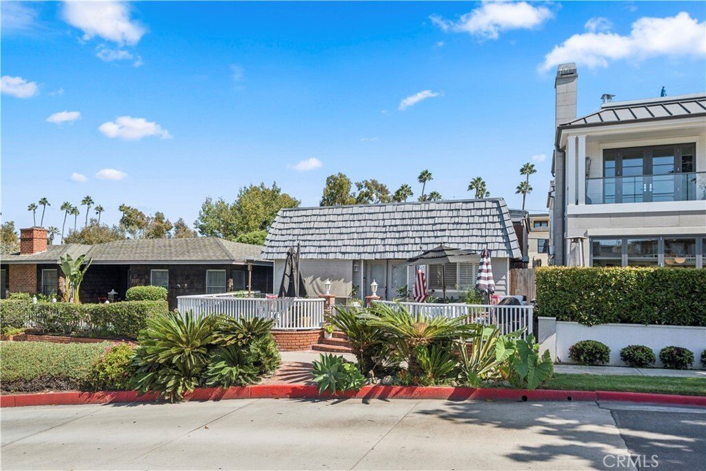 Newport Beach, California, United States 3 - 18929777