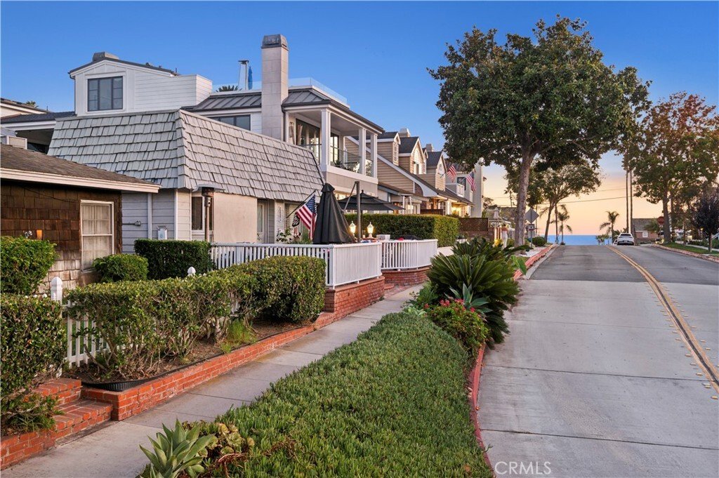 Newport Beach, California, United States 1 - 18929777