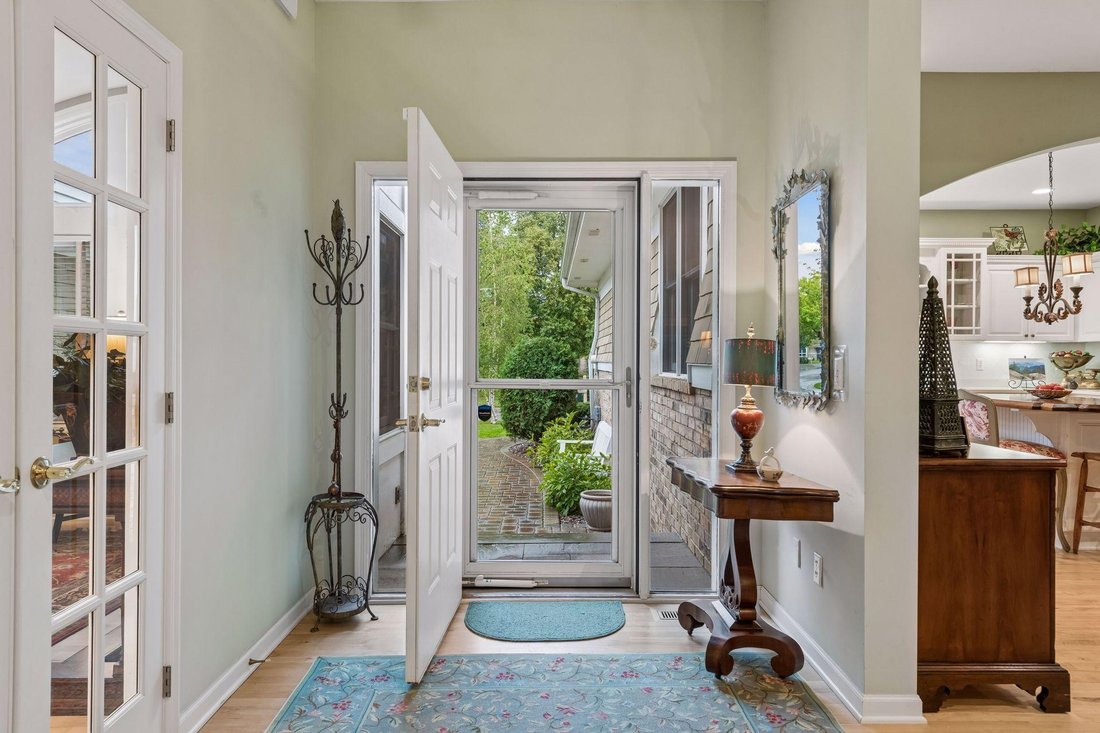 Townhouse in Wayzata, Minnesota, United States 3 - 18929911