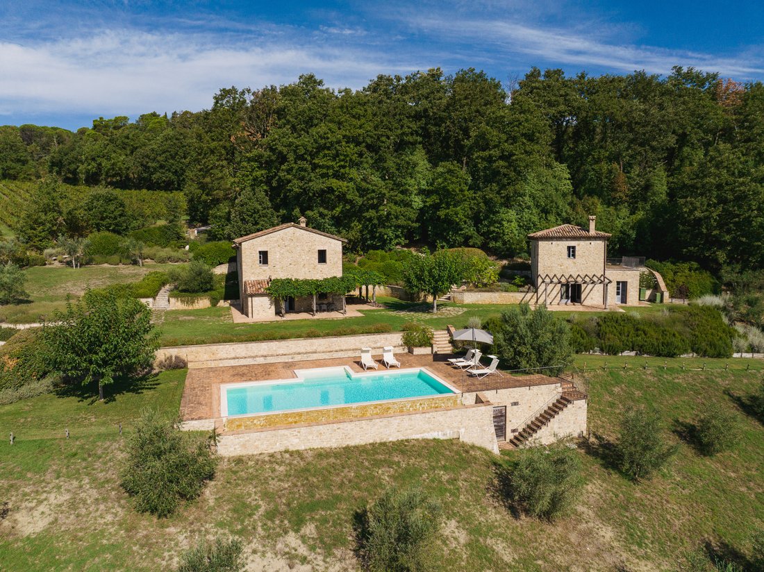 Estate in Todi, Umbria, Italy 1 - 18930111