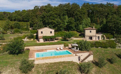 Estate in Todi, Umbria, Italy 1