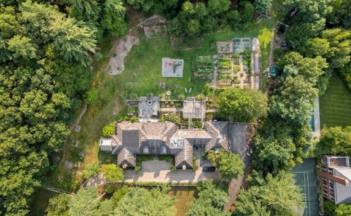 House in Wellesley, Massachusetts, United States 1