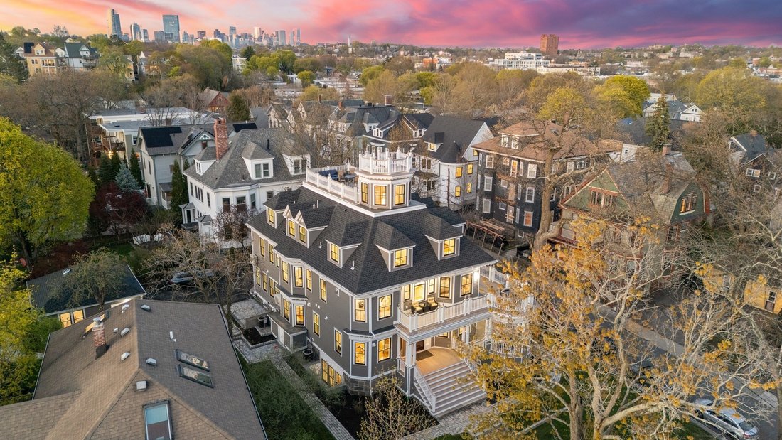 Condo in Boston, Massachusetts, United States 1 - 18930150