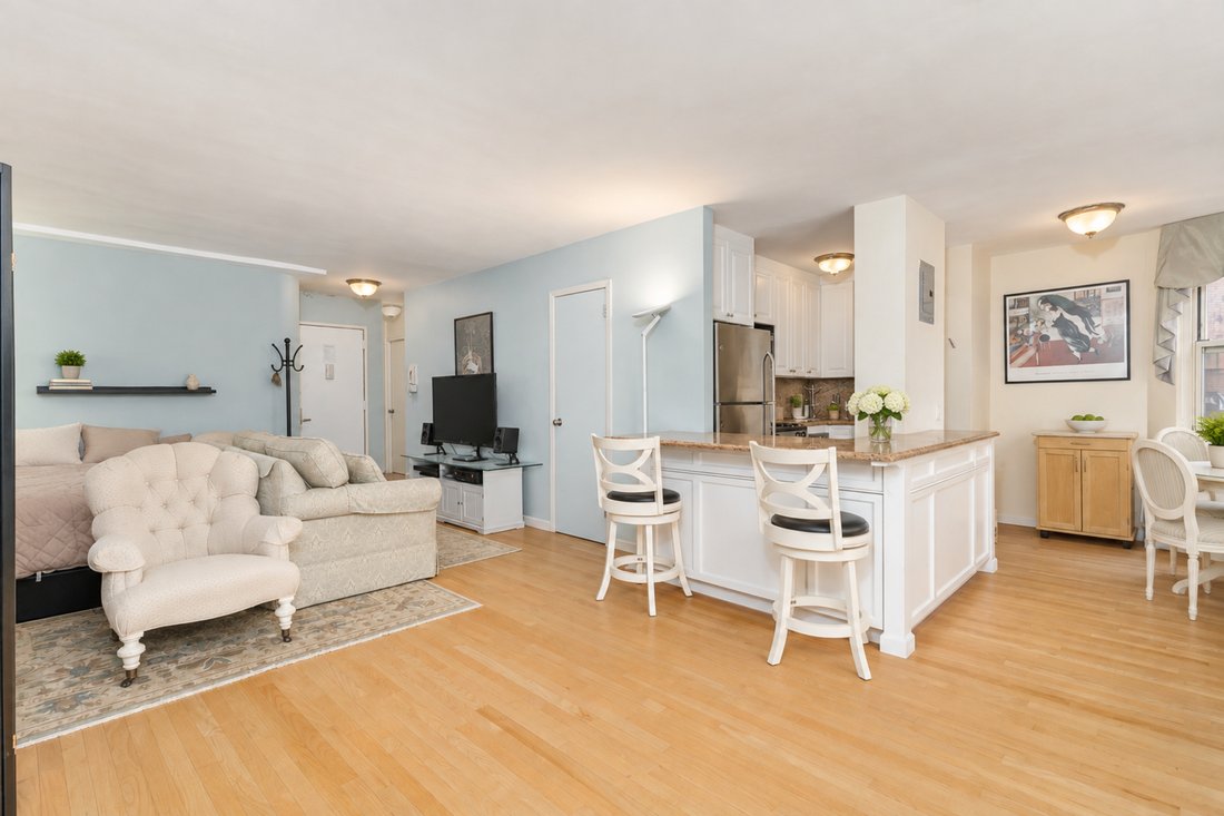 Co Op in New York, New York, United States 2 - 17343775