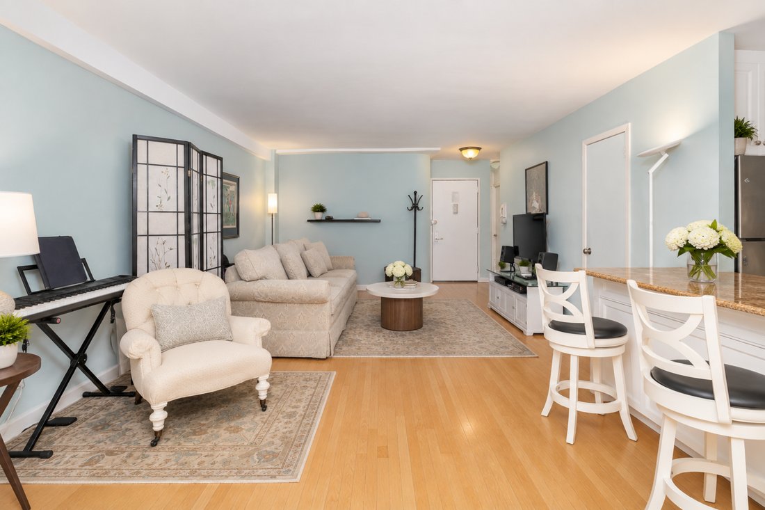 Co Op in New York, New York, United States 4 - 17343775