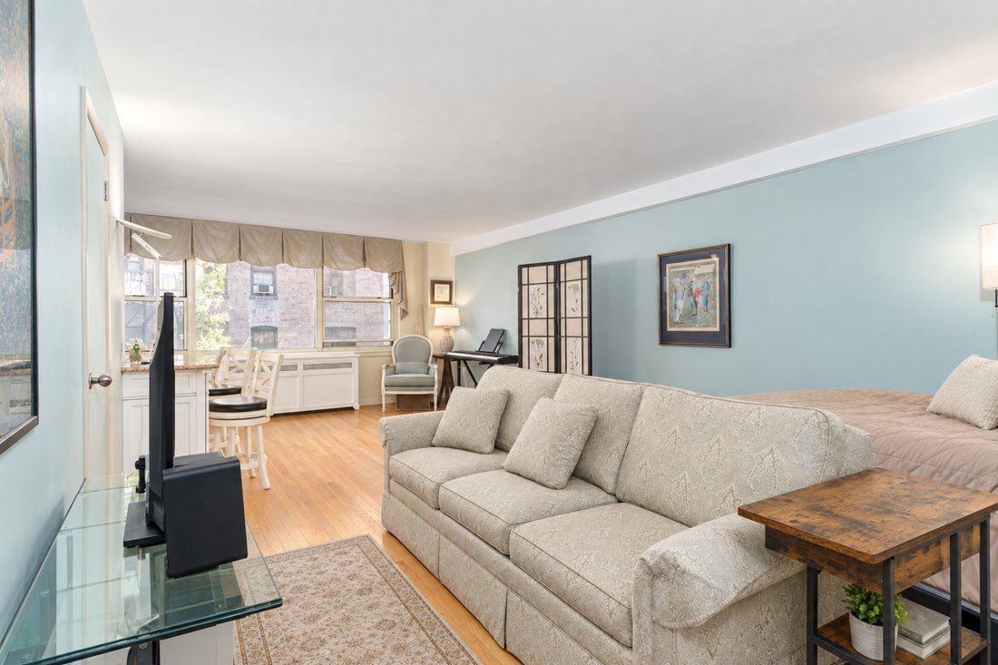 Co Op in New York, New York, United States 3 - 17343775