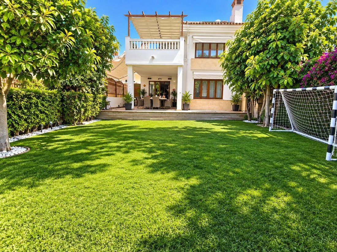 Villa in La Capellania, Benalmadena, Andalusia 2 - 18930957