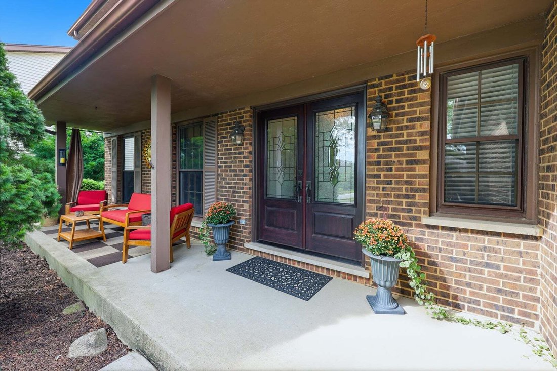 House in Elk Grove Village, Illinois, United States 5 - 18930934