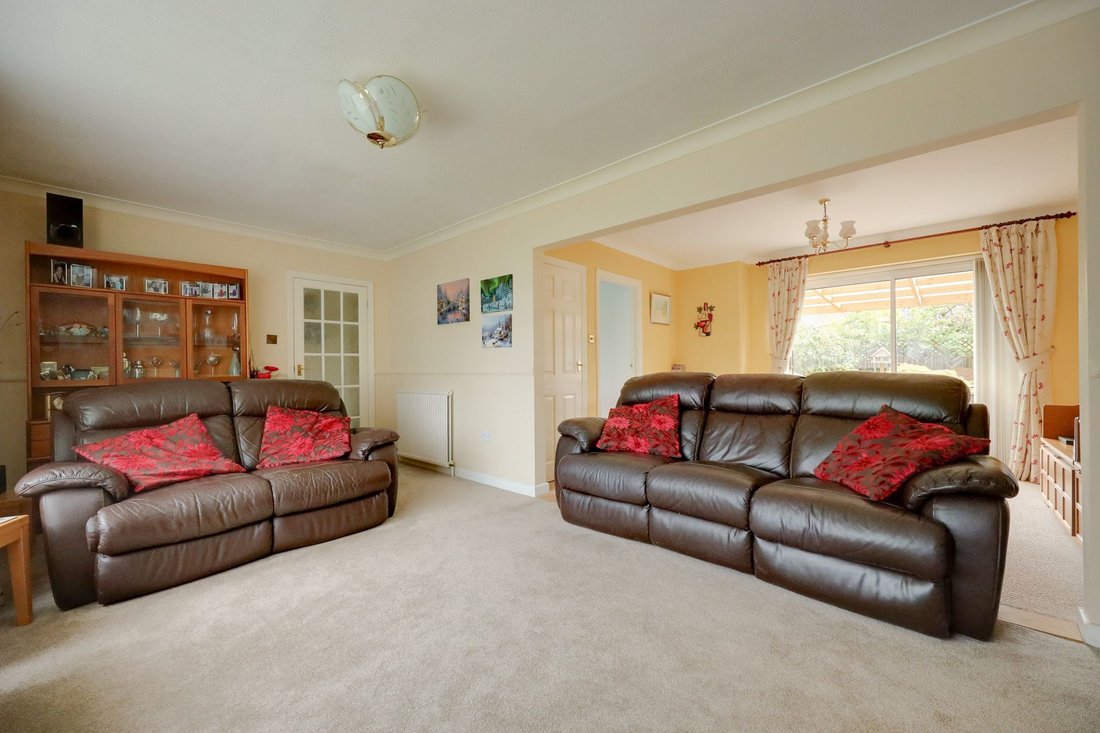 House in Burgess Hill, England 5 - 18931723