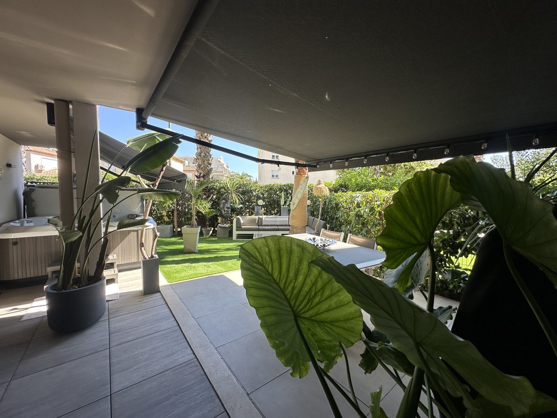 Apartment in Hyeres, Provence-Alpes-Côte d'Azur, France 2 - 18931677