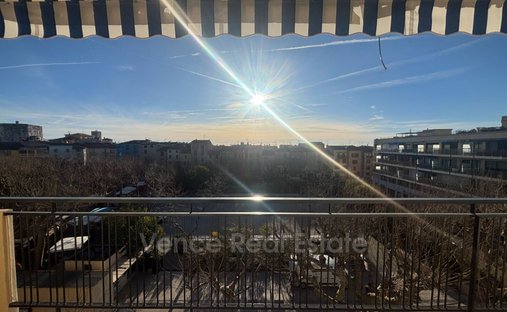 Apartment in Plan de Noves, Vence, France 1