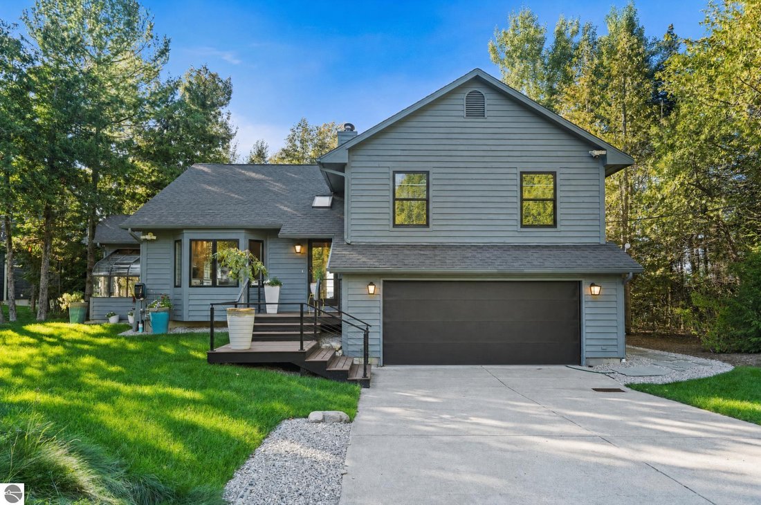 House in Charlevoix, Michigan, United States 5 - 18930533