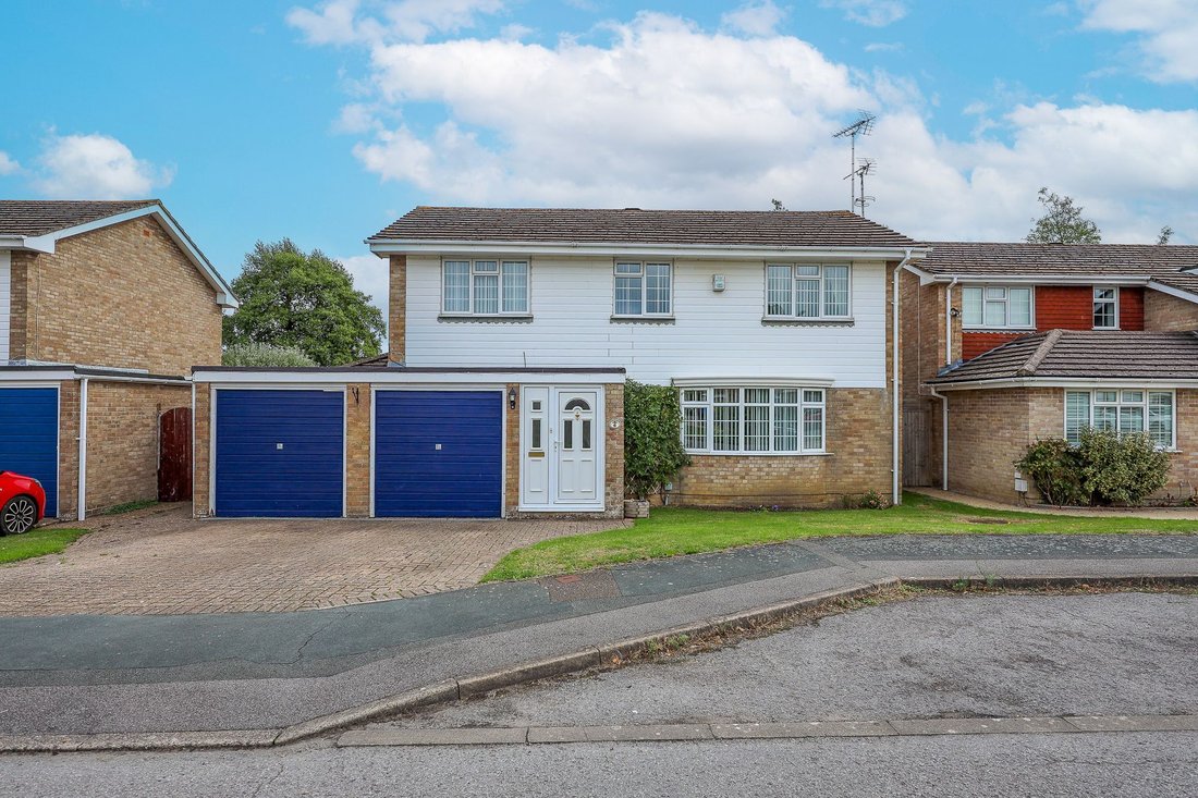 House in Burgess Hill, England 1 - 18931723