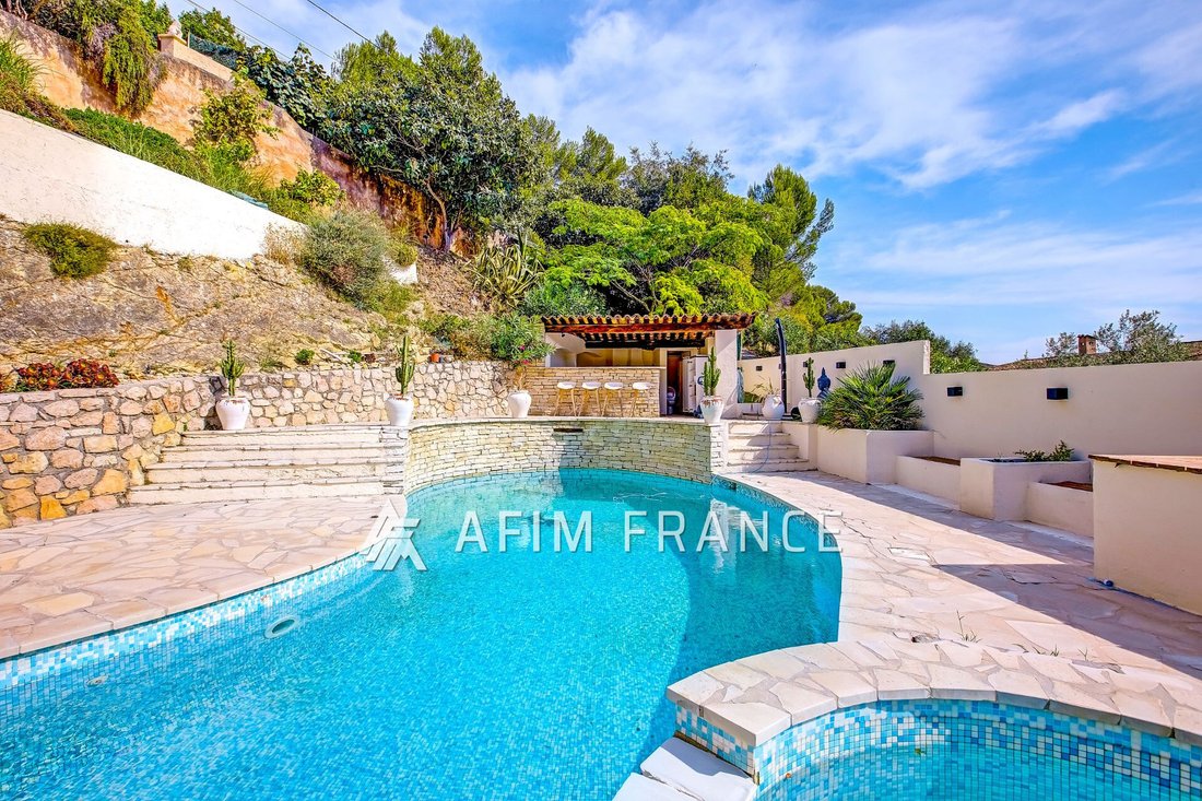 Villa in Tourrette-Levens, Provence-Alpes-Côte d'Azur, France 2 - 18931468