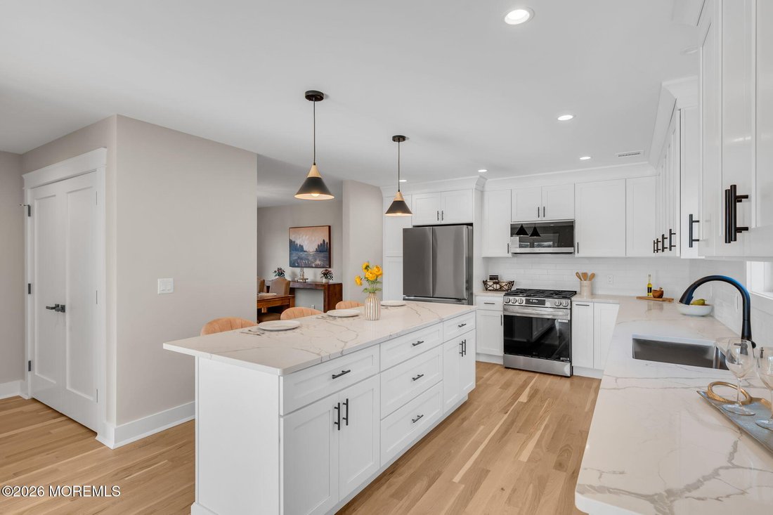 Hazlet, New Jersey, United States 3 - 18931273