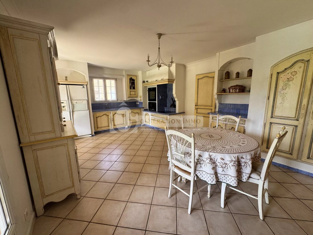 House in Graveson, Provence-Alpes-Côte d'Azur, France 3 - 18931353