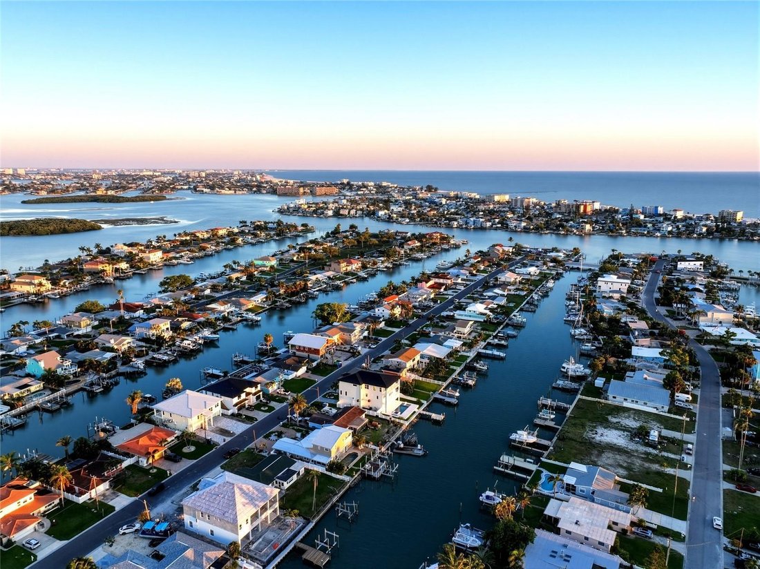 House in Madeira Beach, Florida, United States 5 - 18930848