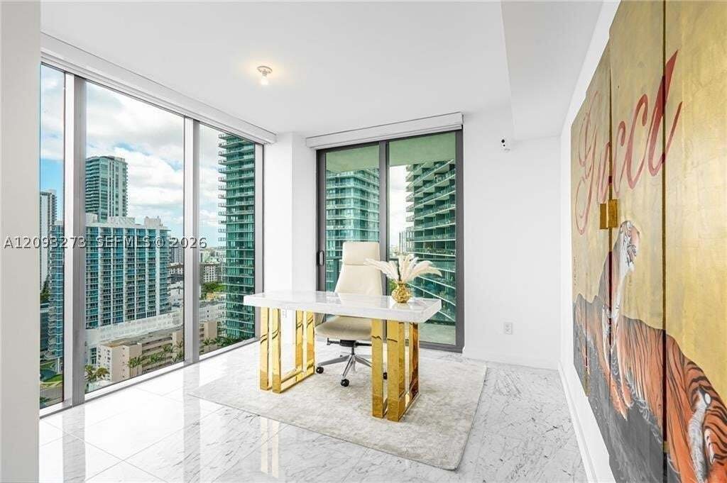 Condo in Miami, Florida, United States 4 - 18930454