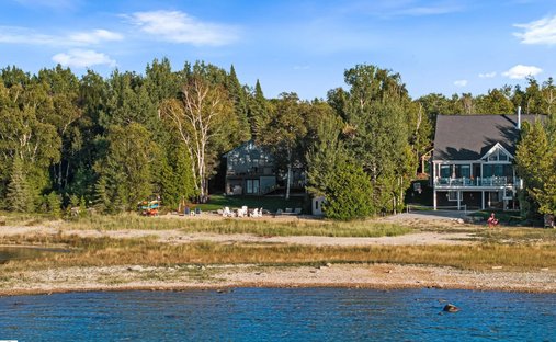House in Charlevoix, Michigan, United States 1