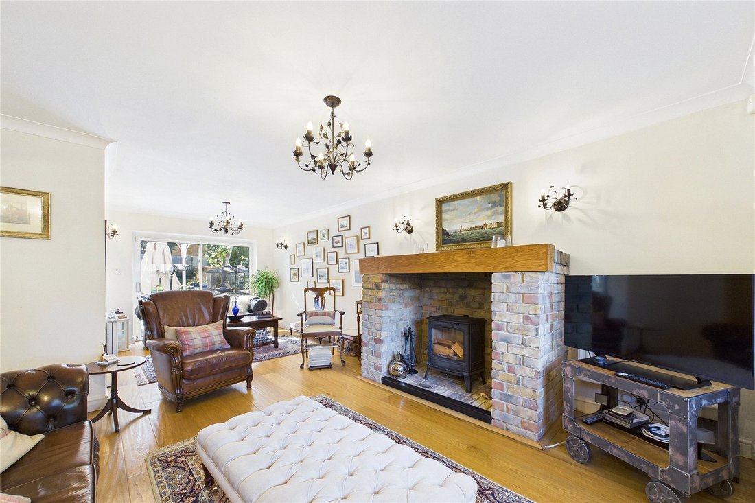 House in Heatherside, Surrey Heath, England 4 - 16940344