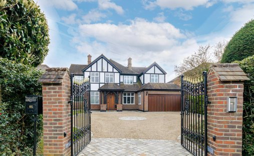 House in Breakspear, Bromley, England 1