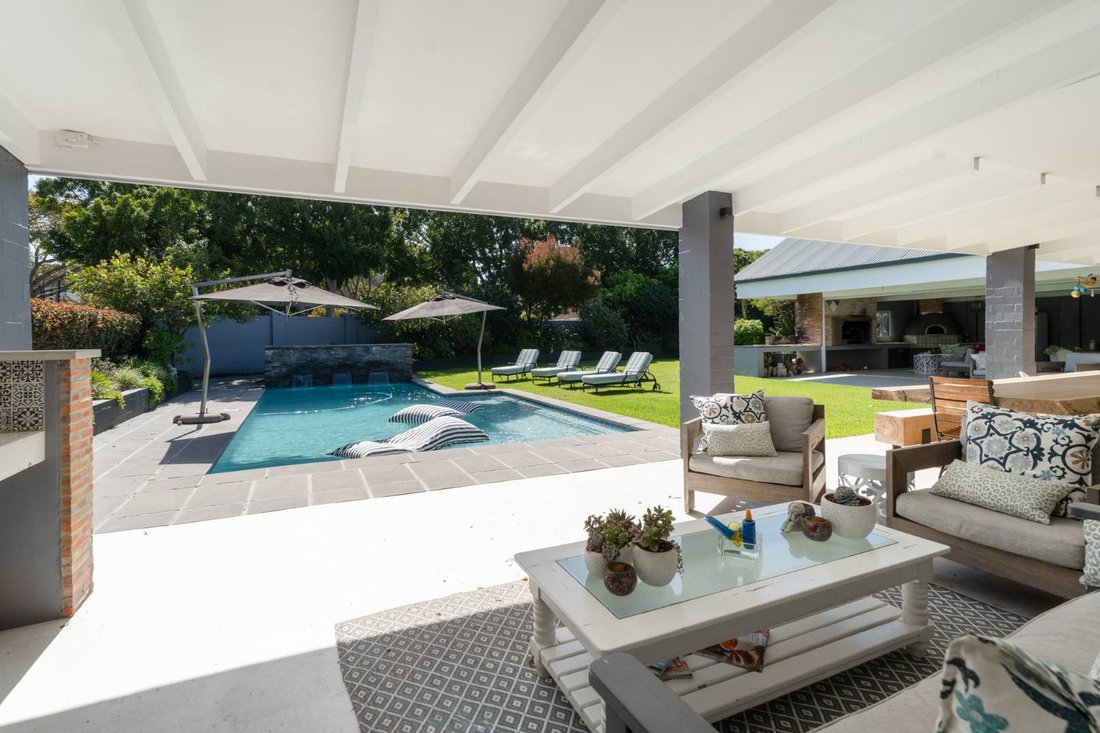 House in City Centre, City Bowl, Cape Town 2 - 18930822