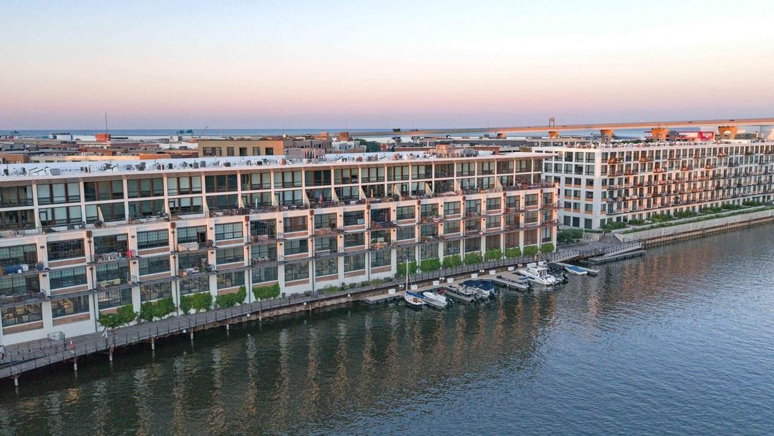 Condo in Milwaukee, Wisconsin, United States 3 - 18930326