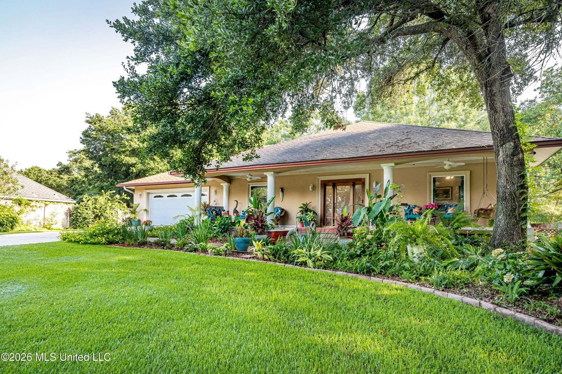 House in Ocean Springs, Mississippi, United States 3 - 18930286