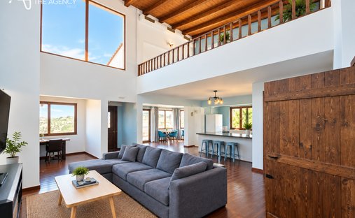 House in Community of Petrokefalon, Gorgolaini, Greece 1