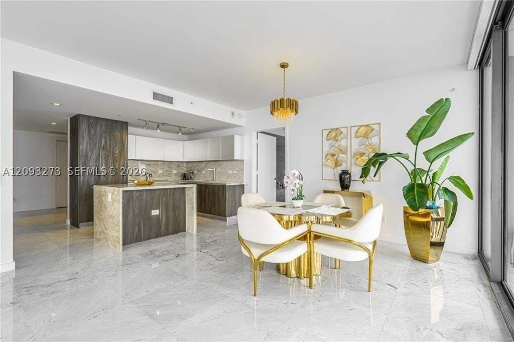 Condo in Miami, Florida, United States 2 - 18930454