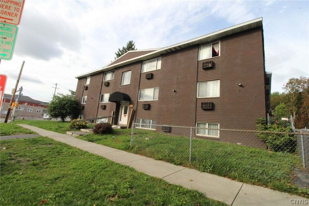 Syracuse, New York, United States 4 - 18930297