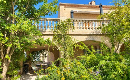 House in Nord Est, Ollioules, France 1