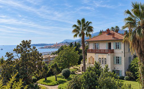 Villa in Menton, Provence-Alpes-Côte d'Azur, France 1