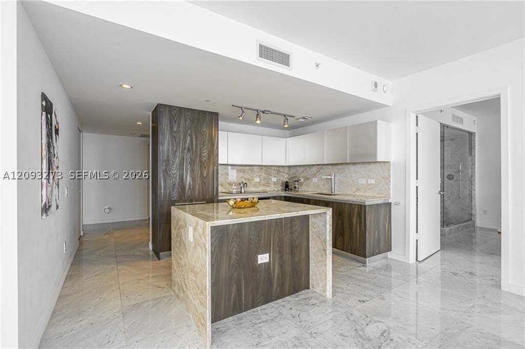 Condo in Miami, Florida, United States 5 - 18930454