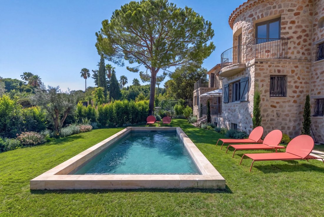 House in Antibes, Provence-Alpes-Côte d'Azur, France 4 - 18931584
